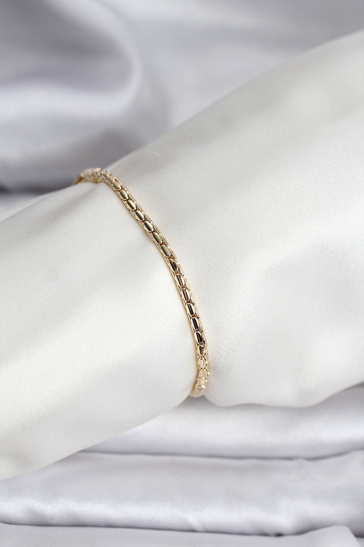 14K Gold Renk Kaplama Zincirli Model CM Kadın Bileklik