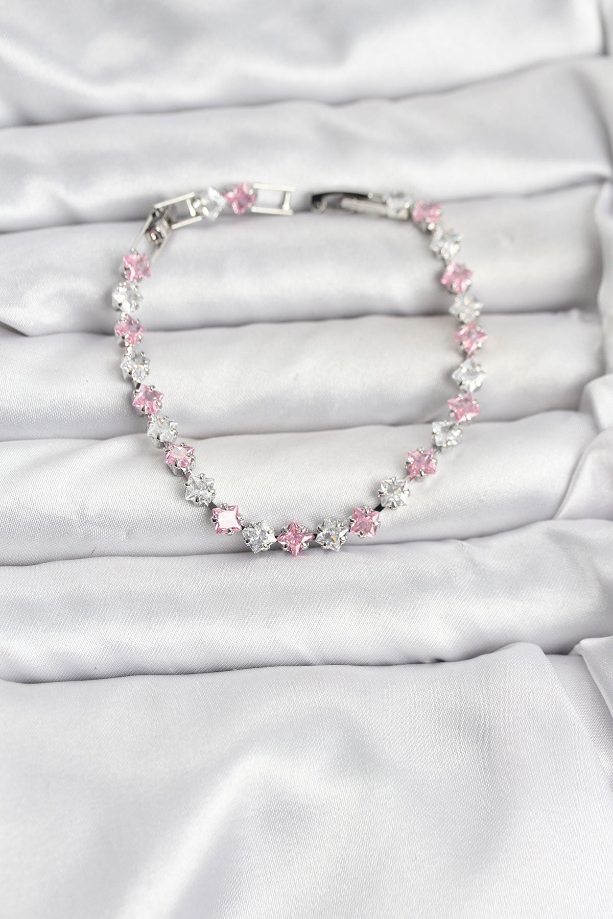 Kare Zirkon Taşlı Gümüş Renk Kadın Bileklik