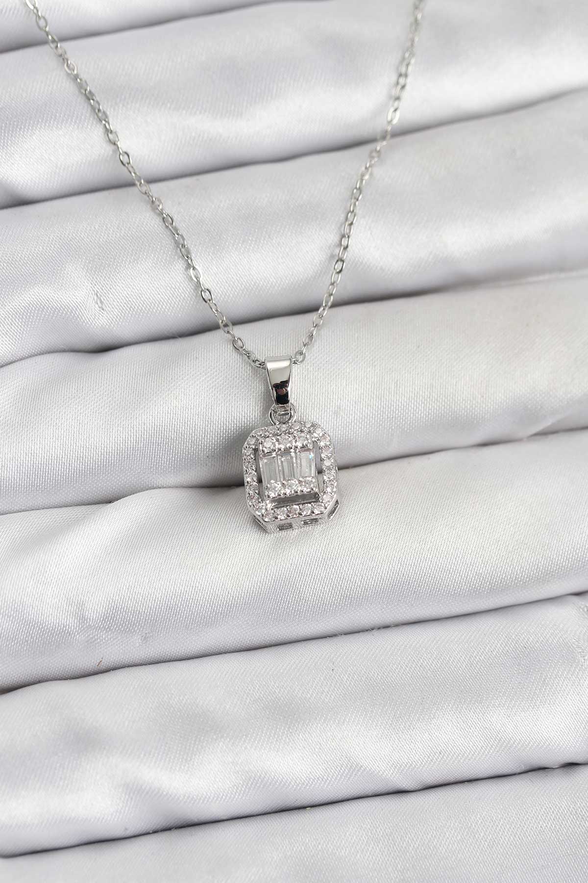 316L Çelik Zincir Gümüş Renk Baget Model Kadın Kolye