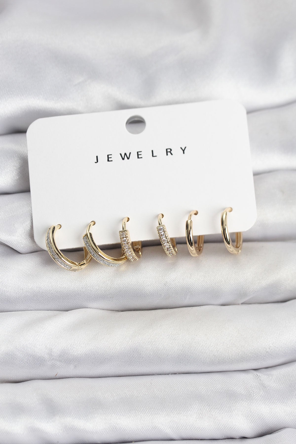 Zirkon Taşlı Gold Renk Pirinç Kadın Küpe Seti