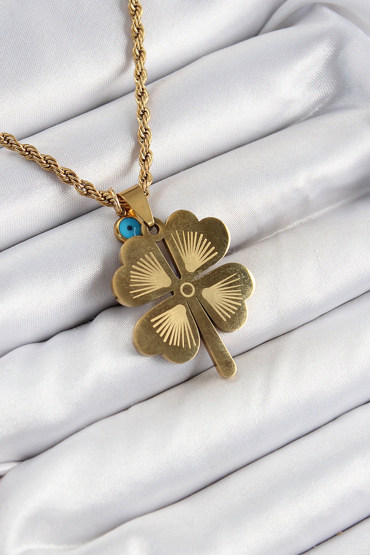 316L Çelik Burgu Zincirli Nazar Detaylı Yonca Model Gold Renk Kadın Kolye