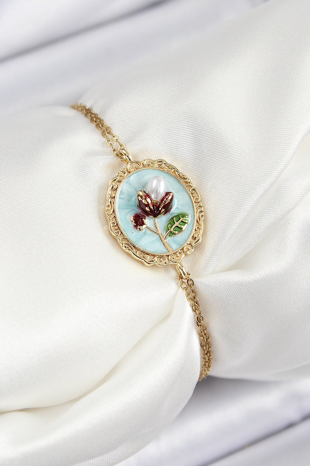 316L Çelik Zincir Turkuaz Mineli Sanatsal Portre İnci Detaylı Lale Model Gold Renk Kadın Bileklik