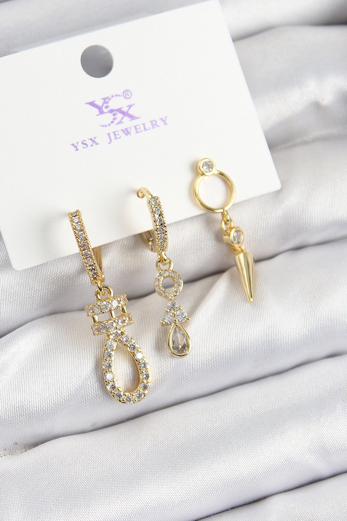 Pirinç Zİrkon Taşlı Sallantılı Model Gold Renk 3'lü Kadın Küpe