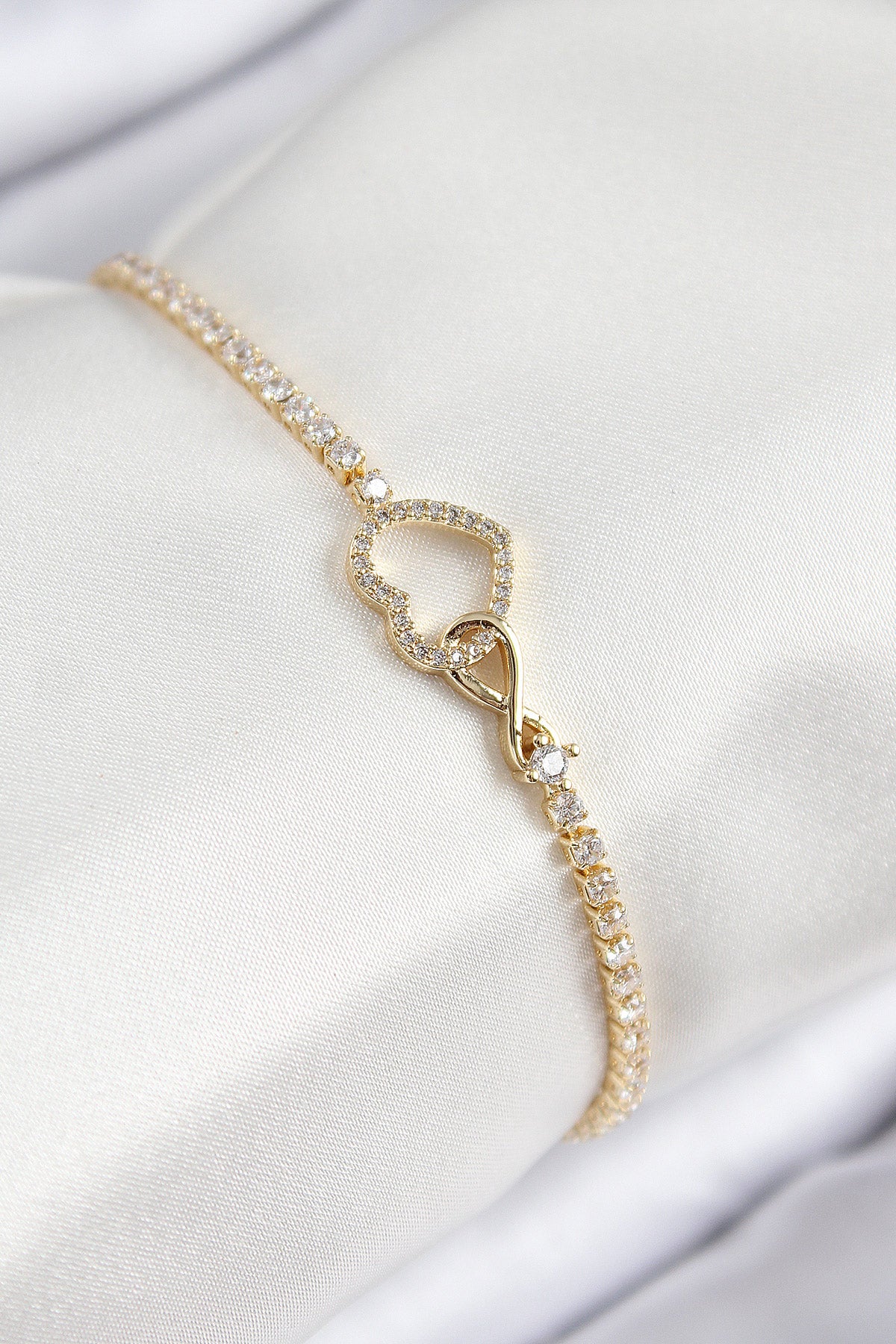 Pirinç Zirkon Taşlı Sonsuzluk Kalp Model Gold Renk Kadın Bileklik