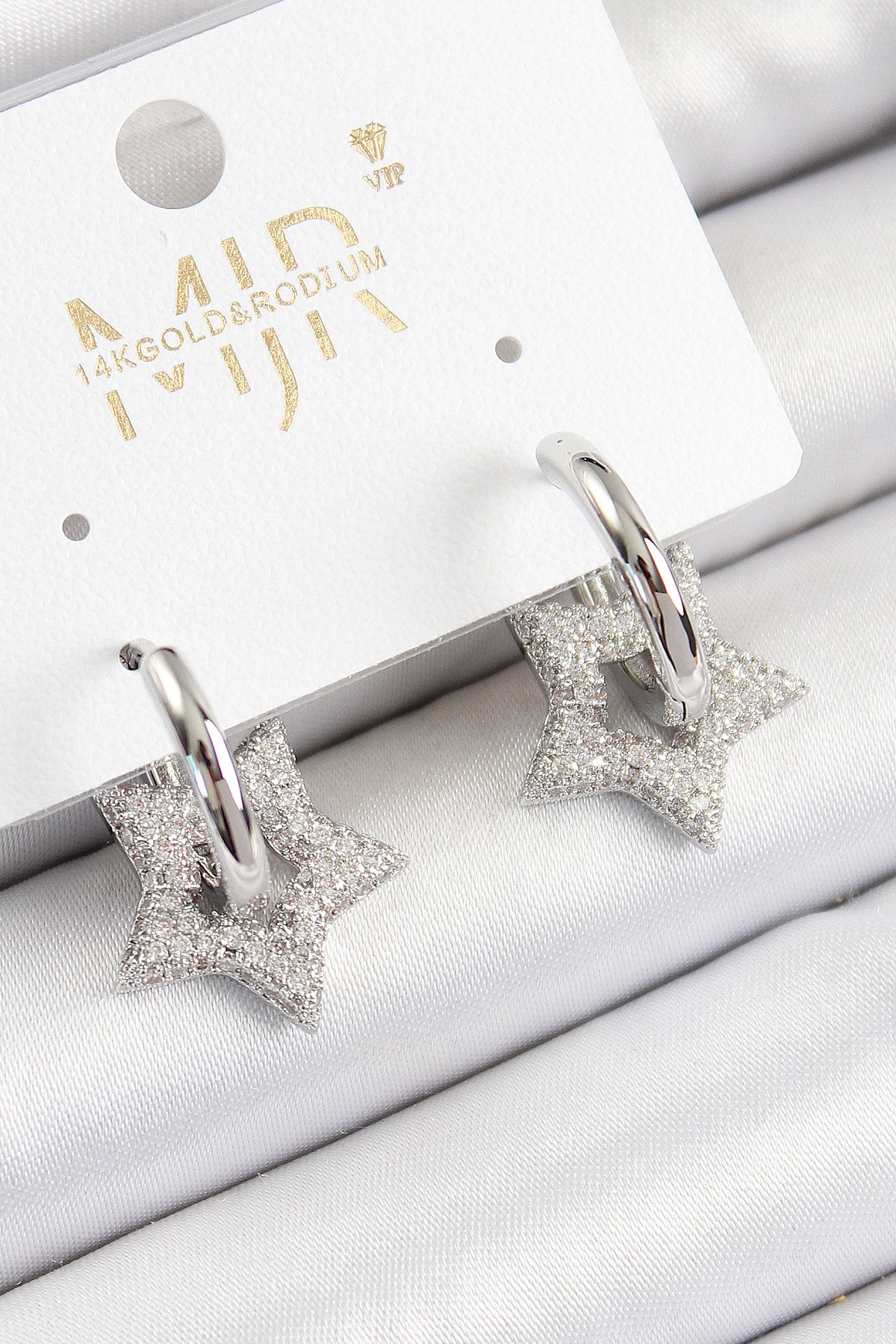 Pirinç Zirkon Taşlı Yıldız Figürlü Halka Model Gümüş Renk Kadın Küpe