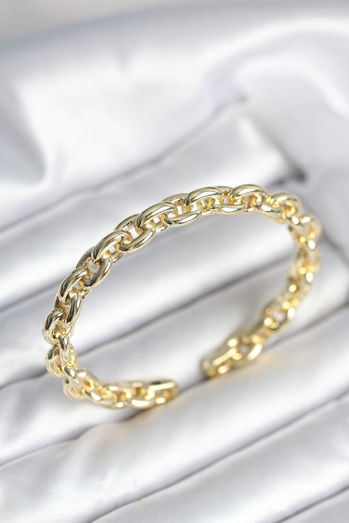 Zincir Model Gold Renk Pirinç Kadın Bileklik