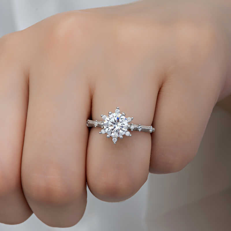 Gümüş Çiçek Desenli Kadın Yüzük