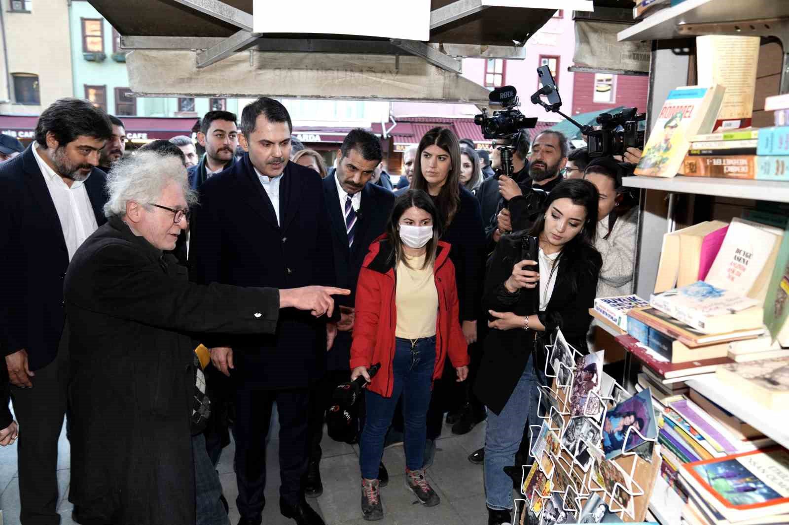 ak parti ibb baskan adayi kurum besiktasta vatandaslar tarafindan ilgiyle karsilandi 2 uSiddzKg