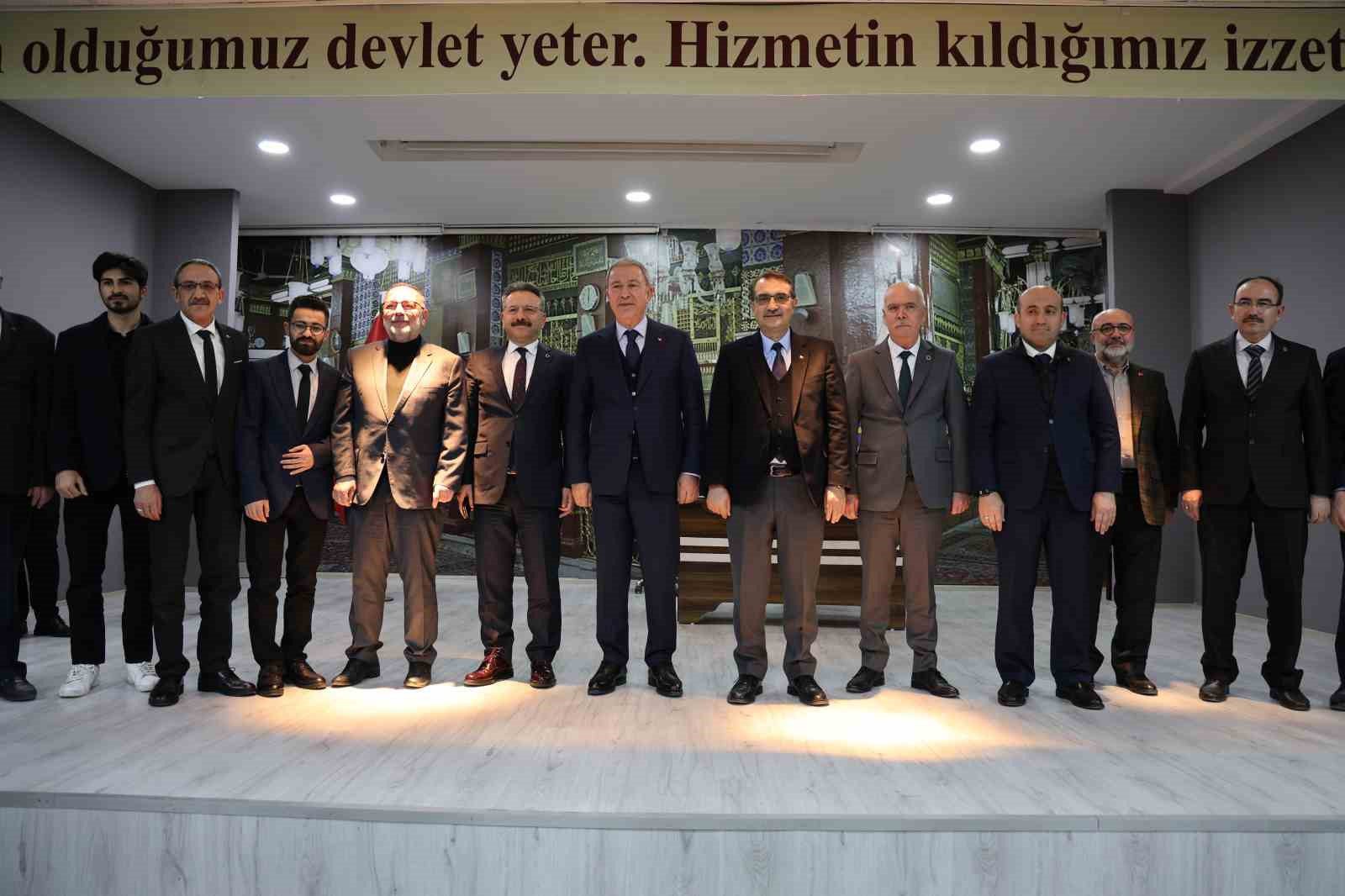 ak parti milletvekili hulusi akar tsk depremin ilk saatinden beri sahada bunu bilin 5 XNnpQdTM