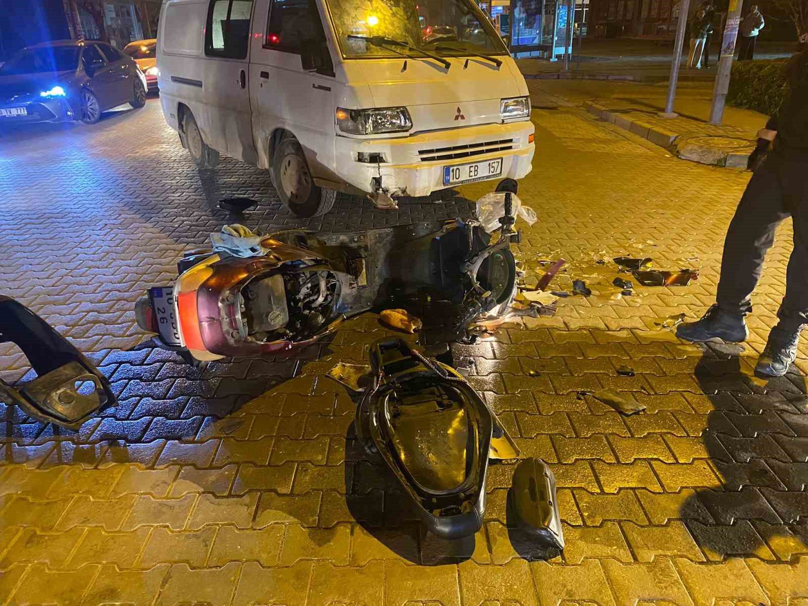 balikesirde trafik kazasinda motosiklet surucusu yaralandi 0 ZFcrQpmg