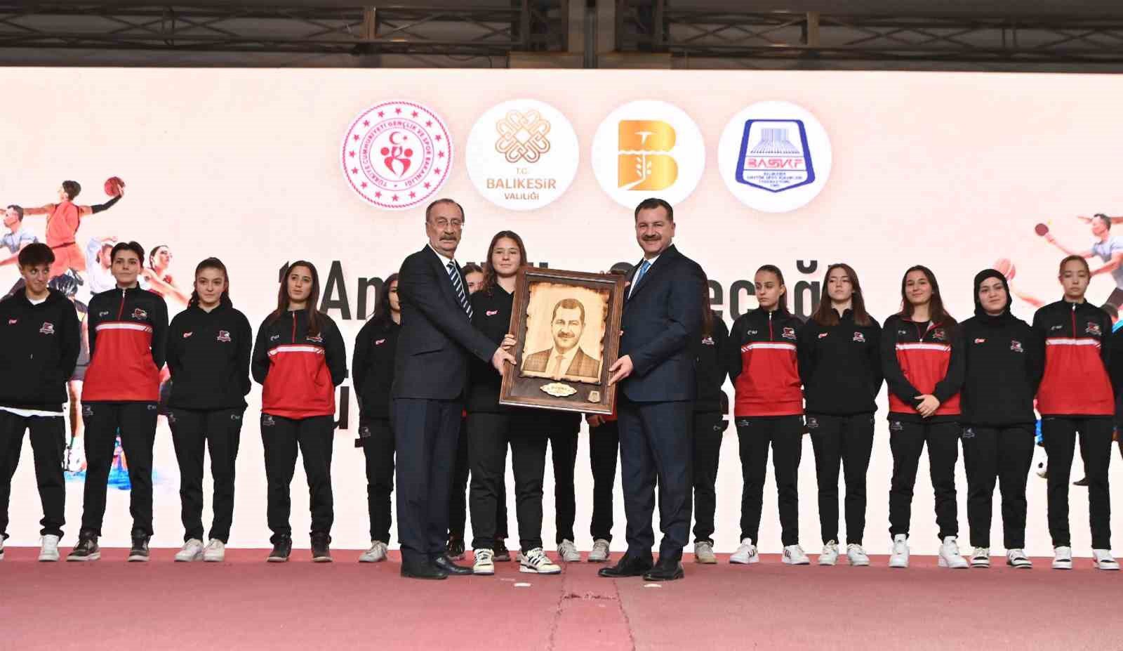 baskan yucel yilmaz balikesiri sporcu fabrikasina cevirdi 2 iYIuiCP1