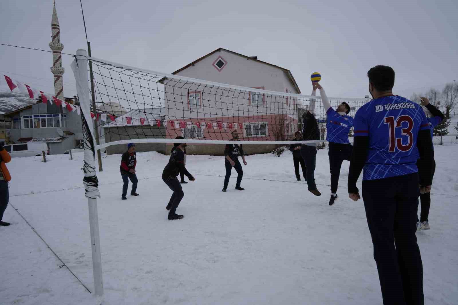 bu koyde 31 yildir kar voleybolu oynaniyor 1 Ue4lhCj8