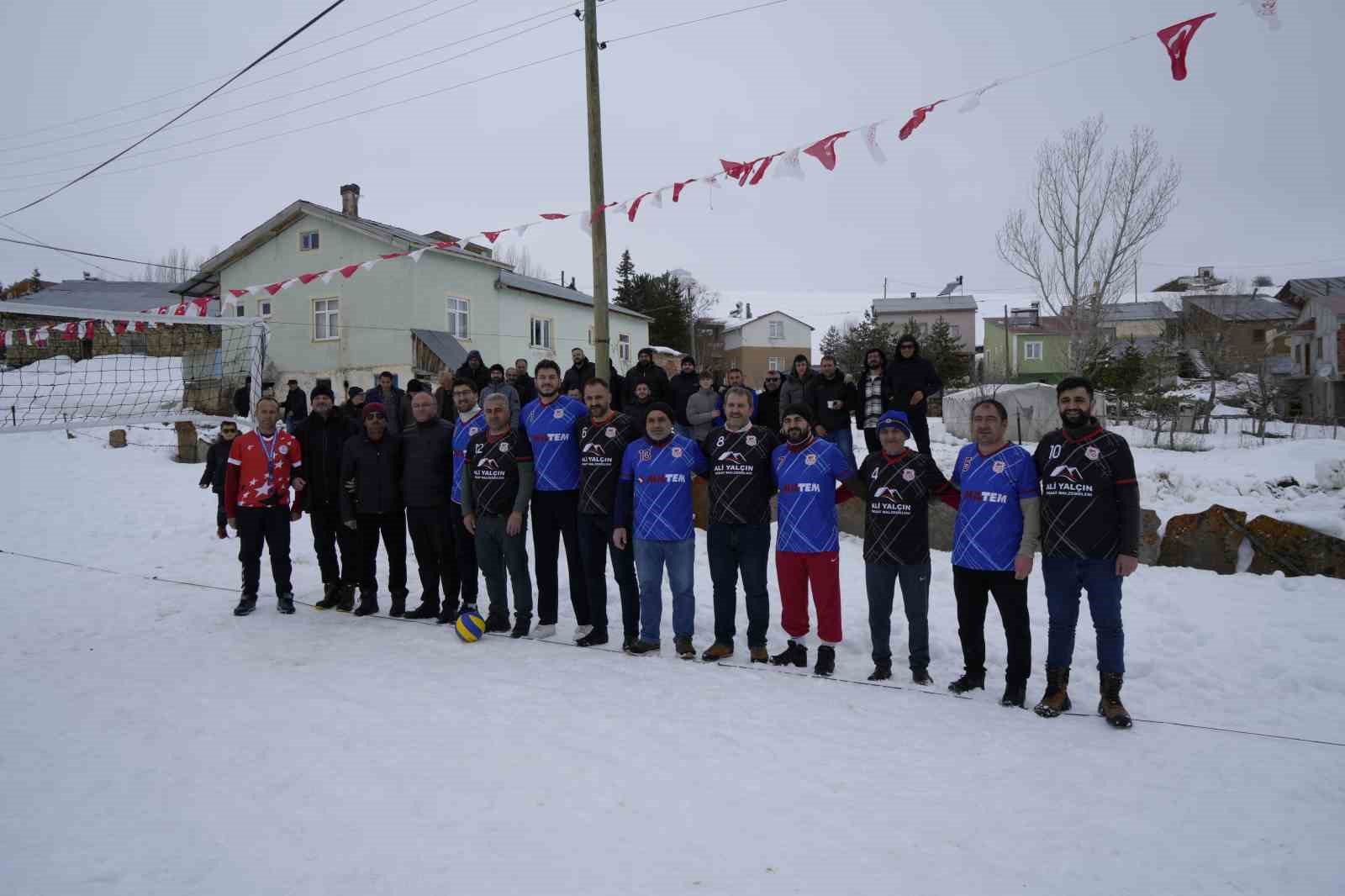 bu koyde 31 yildir kar voleybolu oynaniyor 7 k8XVRWv1