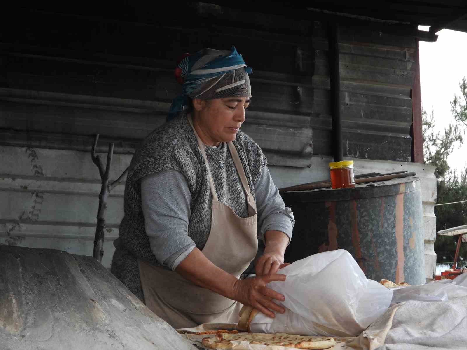 camurdan gelen lezzet depremzede kadinlarin gelir kapisi 0 DBlGBJpc