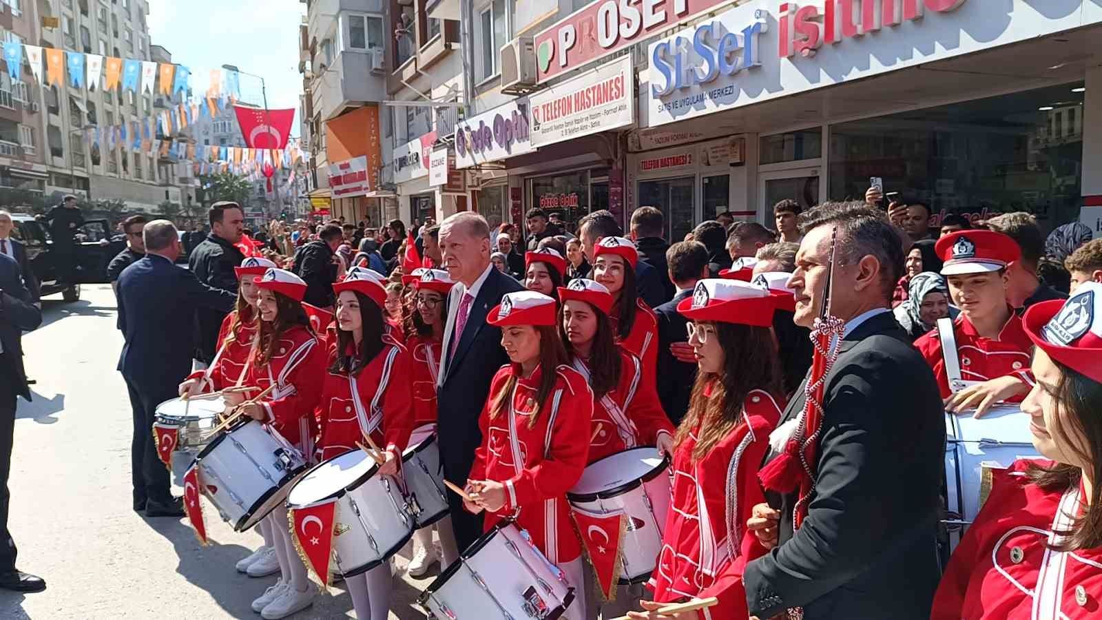 cumhurbaskani erdogan manisada 12 tM3BRRhv