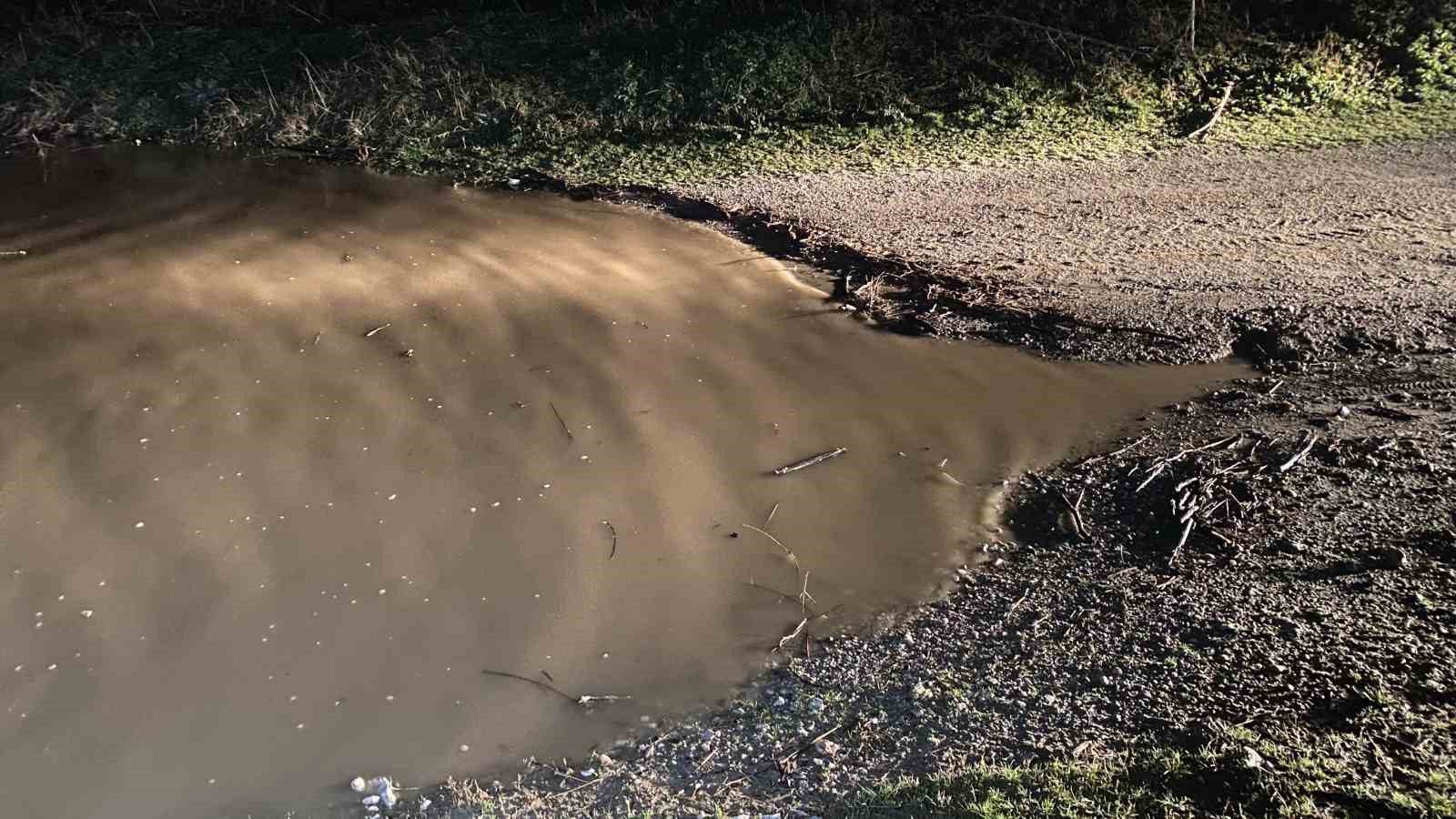 karamenderes cayi tasti kalafat koyu ile yenikoy yolu kapandi 10 JRrYOJS2