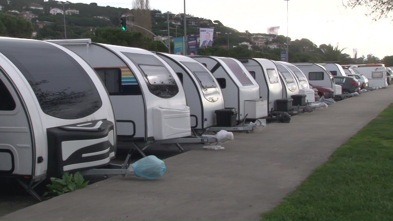 kartal ve maltepe sahilinde karavan isgali suruculer arac koyacak yer bulamiyor 3