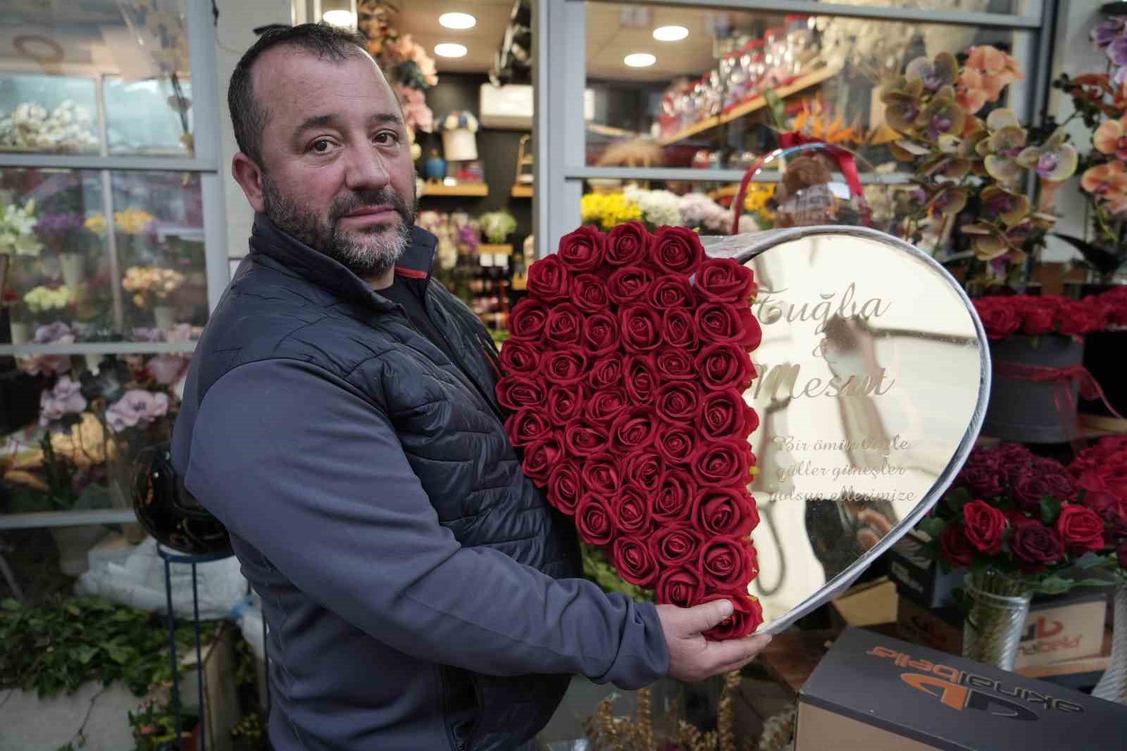 ozel sevgililer gununde cicek almak isteyen asiklar 1000 lirayi gozden cikaracak 5