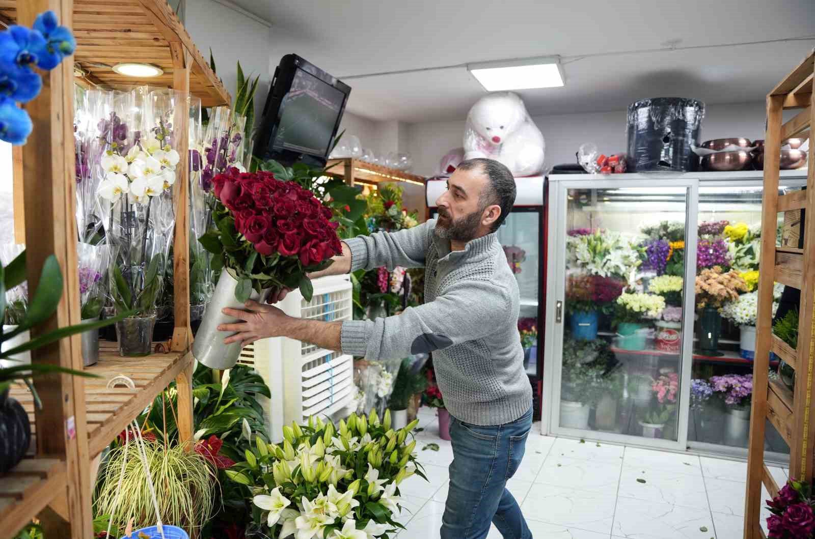 sevgililer gunu heyecani basladi her 4 cicekten ucu internet uzerinden aliniyor 0 1AHiPqwC