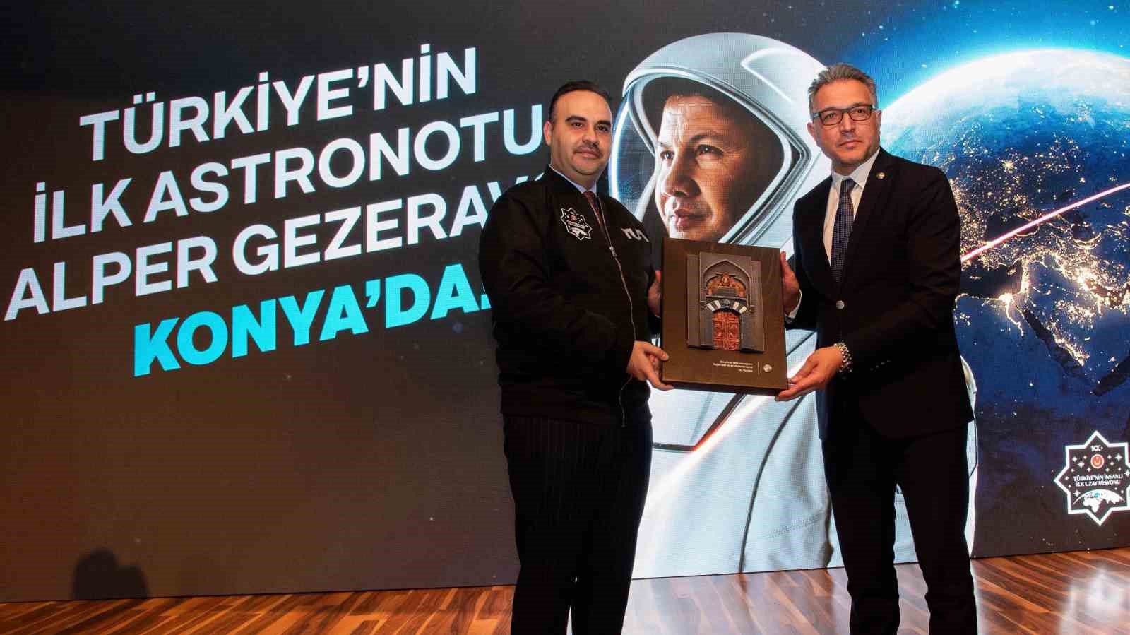 turkiyenin ilk astronotu alper gezeravci selcuk universitesinde 3 iTq3eQDN