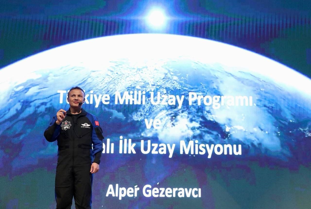 turkiyenin ilk astronotu alper gezeravci selcuk universitesinde 9 7KXBEXEr