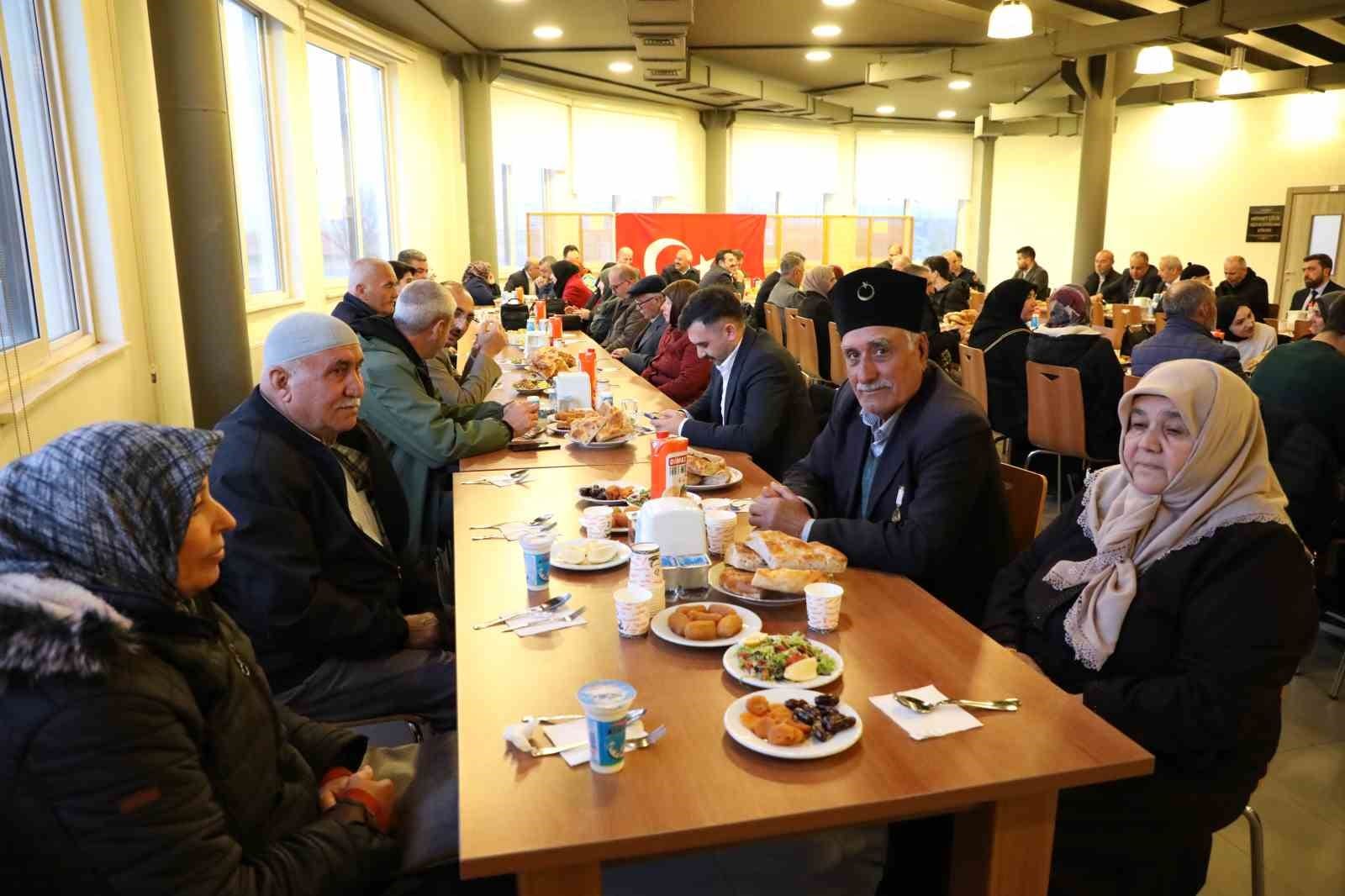 alacada sehit aileleri ve gaziler onuruna yemek verildi 5 NsqihlAK
