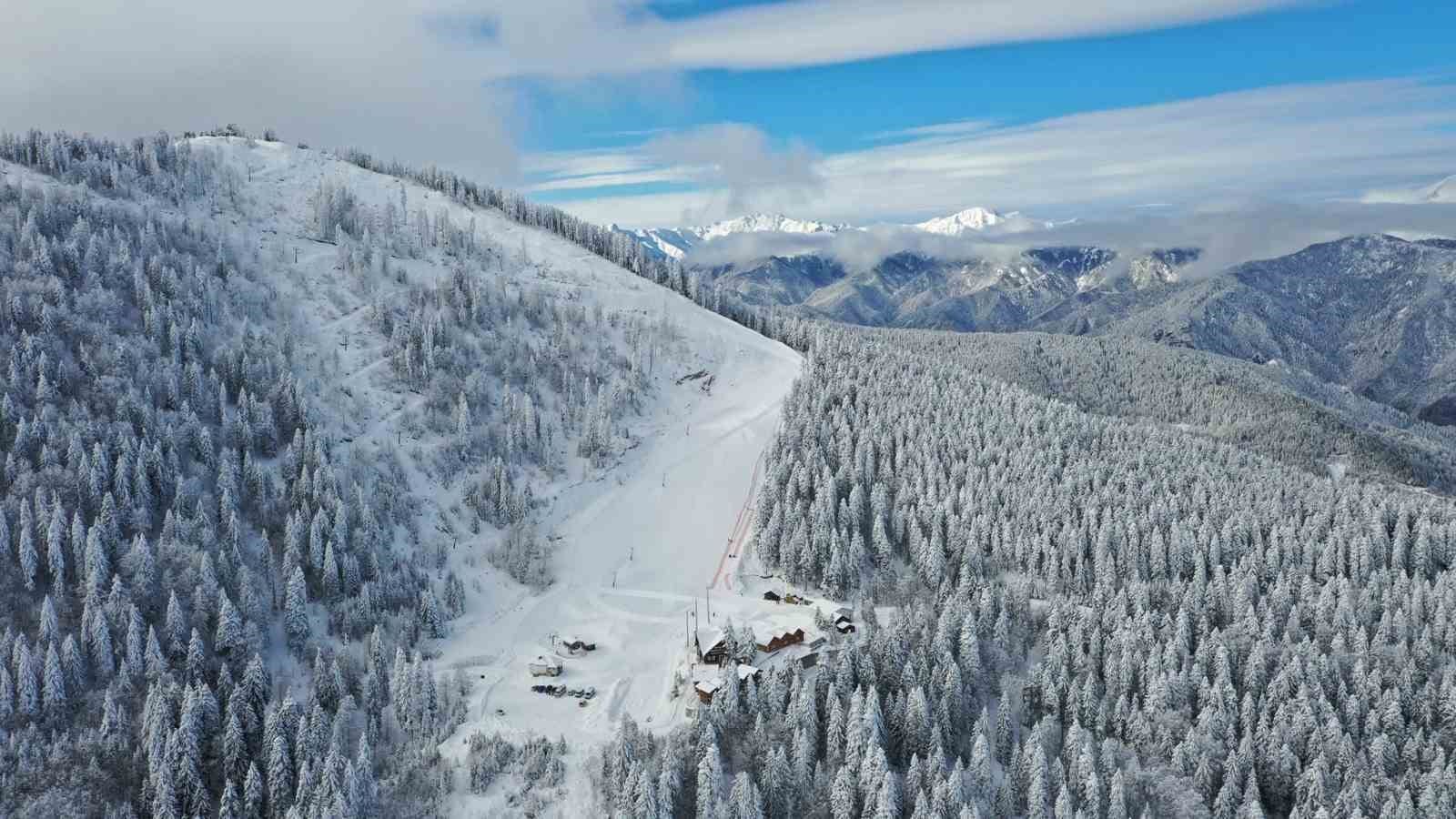 artvin atabari kayak merkezinin essiz kar manzarasi havadan goruntulendi 0