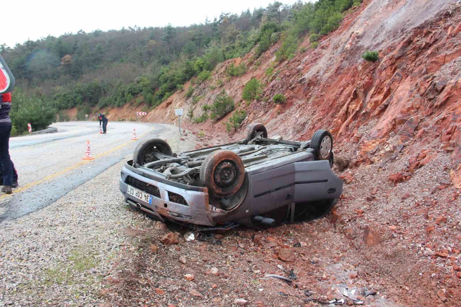 canda takla atan otomobilin surucusu yaralandi 3 2pyTj7Ze