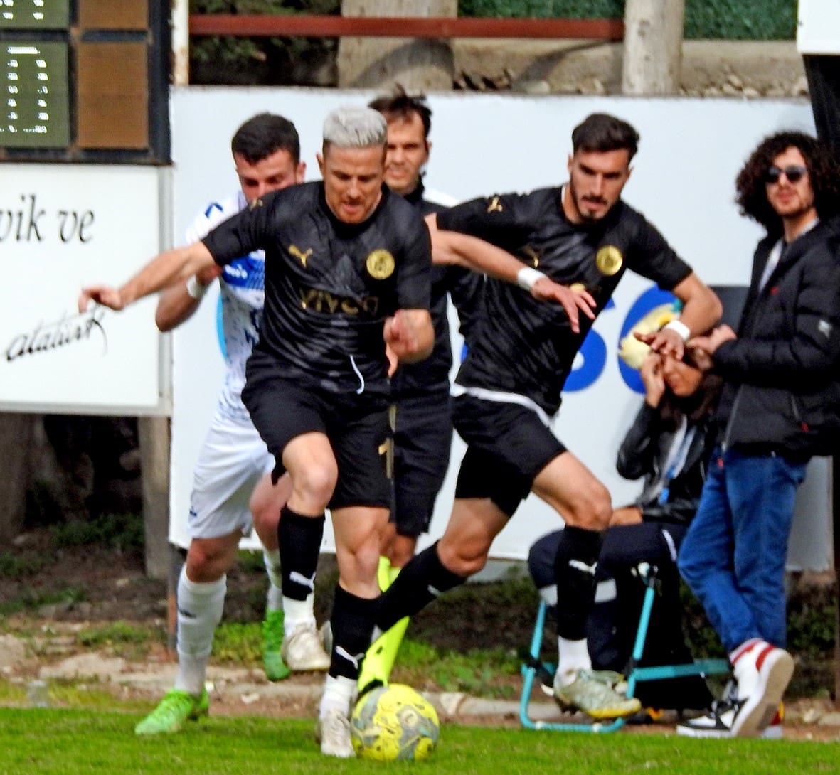 cesme belediyespor yeniden lider 3 zTlMh2gB