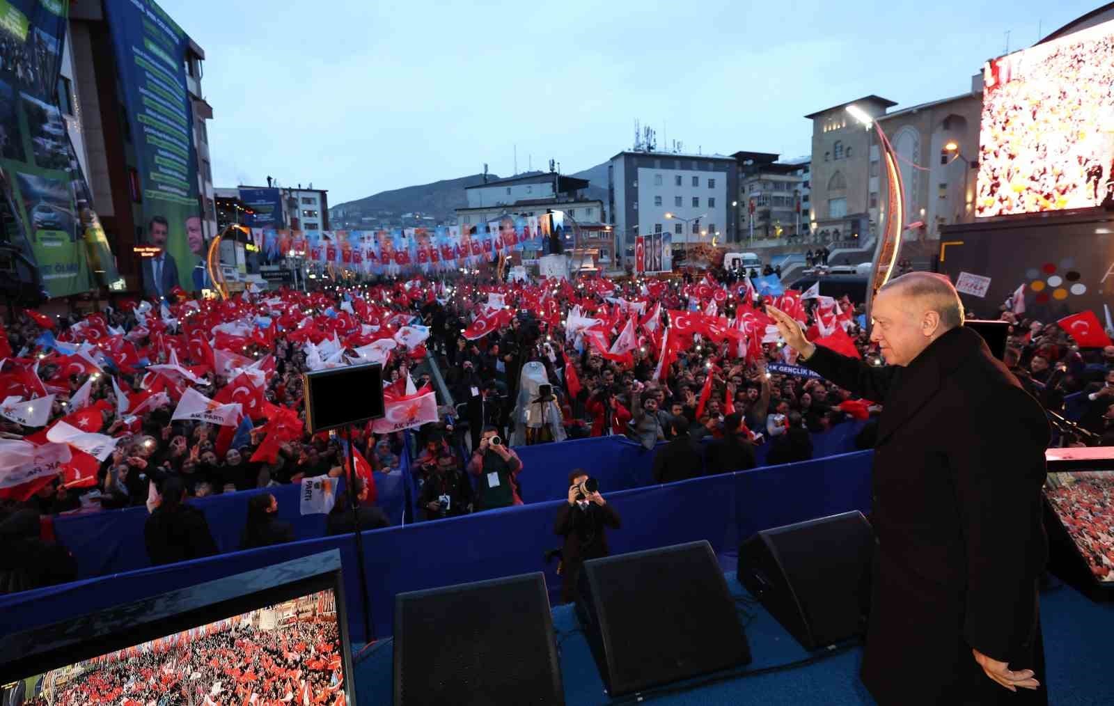 cumhurbaskani erdogan her ikisi de bu milletin teror belasindan yakasini kurtarmasini hicbir zaman istemediler gUL9jEMJ