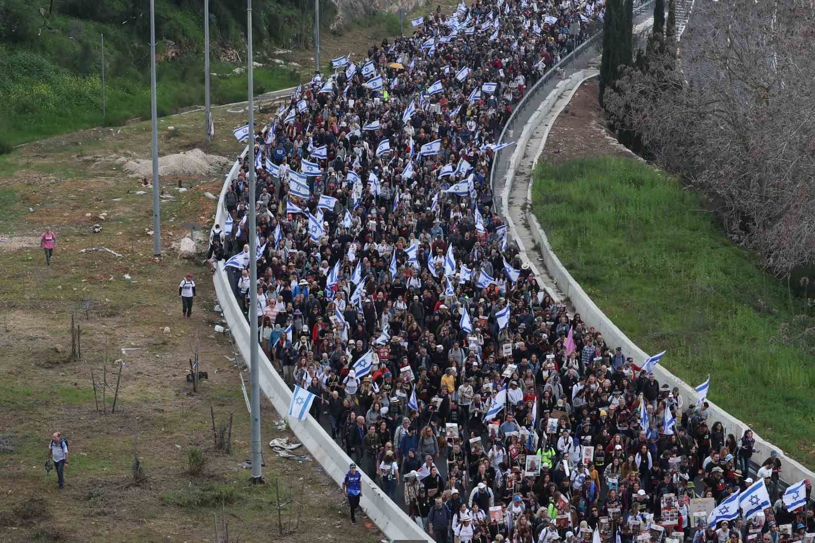 israilde binlerce gosterici kudusteki basbakanlik konutuna yuruyor 1 bveFliK9