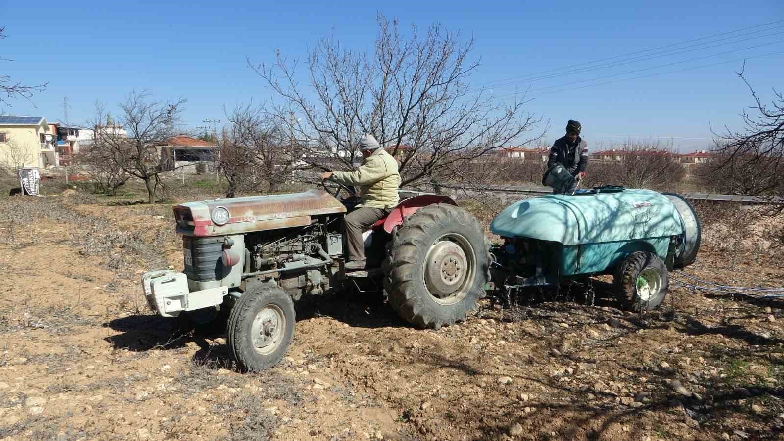 malatyada erken tomurcuklanan kayisi agaclari endiselendirdi 4 I3fWQQ7X