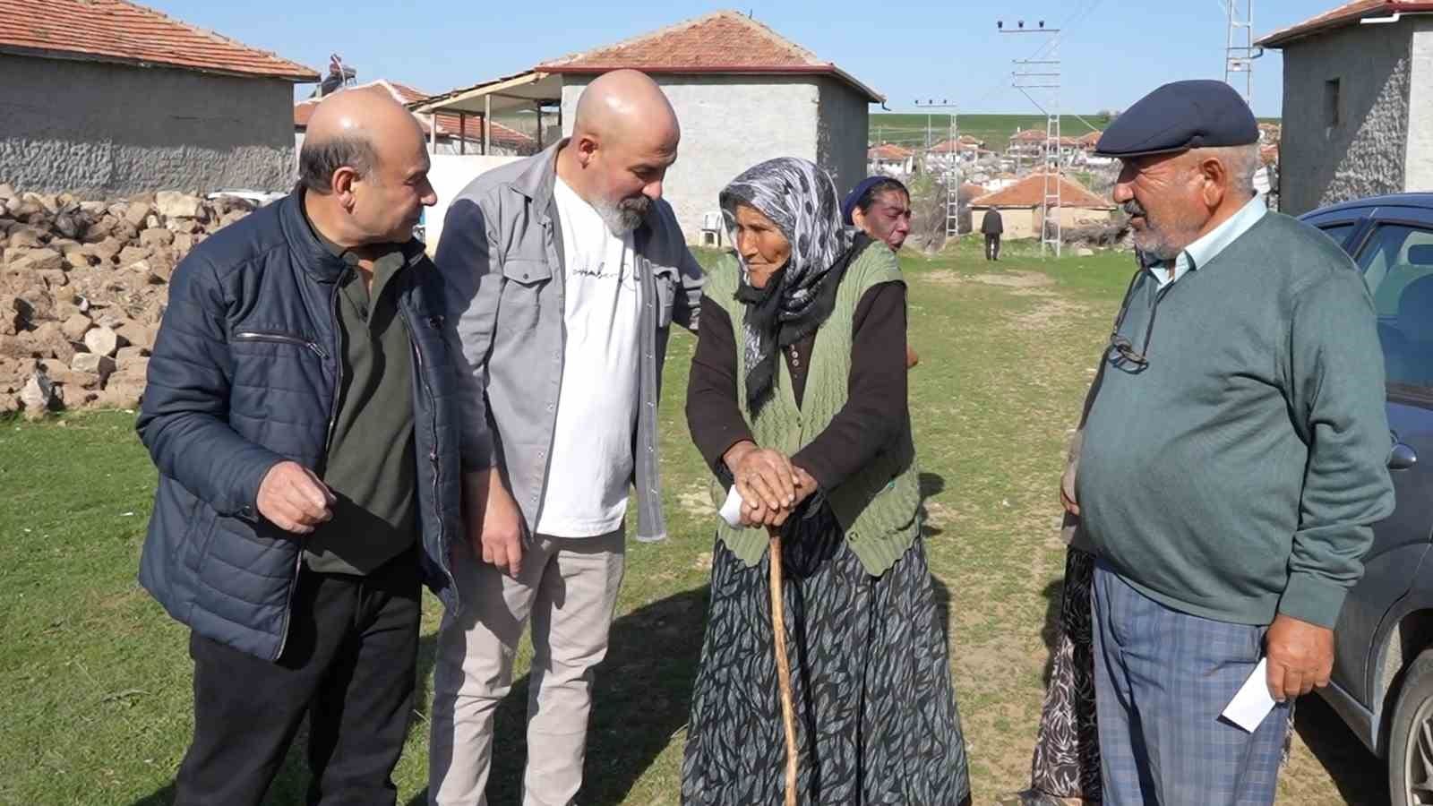 turkiyenin en yasli secmeni 117 yasindaki arzu nine oyunu kullandi 4 4H8Yvds5