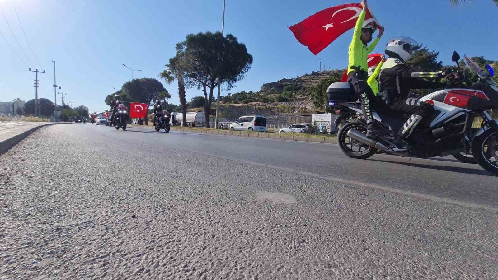 bodrumda polisler kortej duzenledi 5 CheJ2jmv