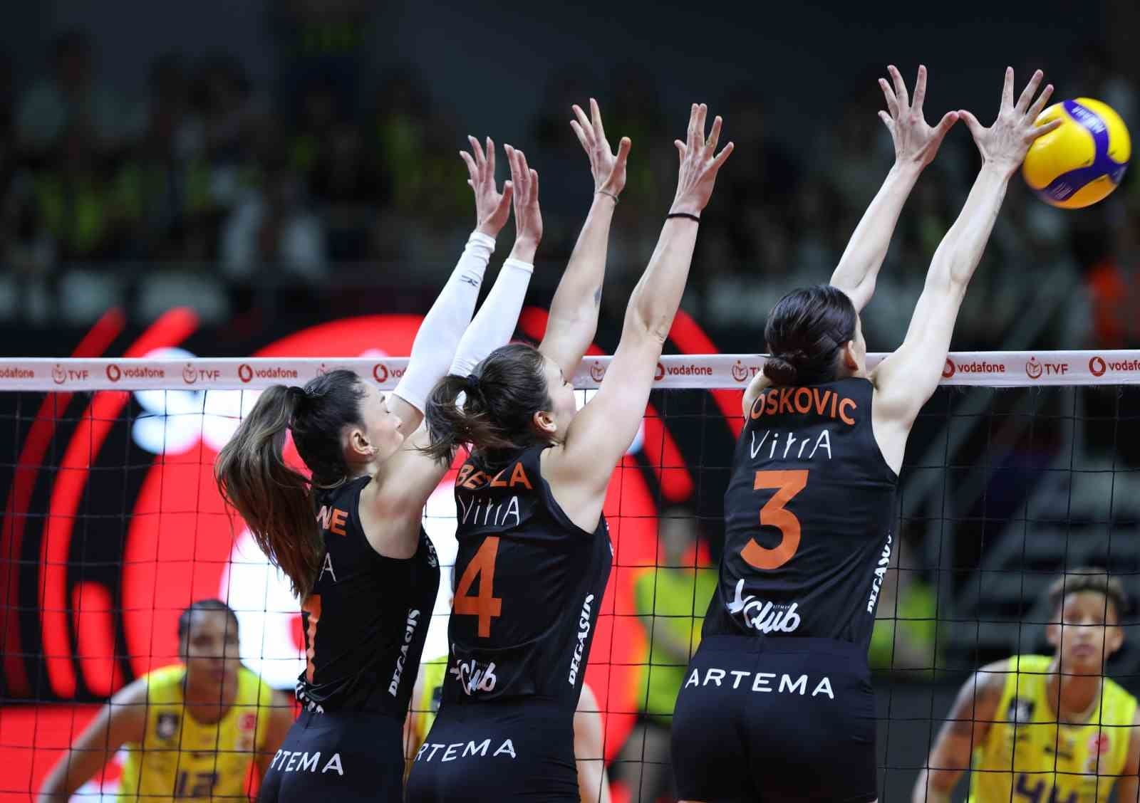 fenerbahce final serisinde 2 1 one gecti 1 9AlQRTpi