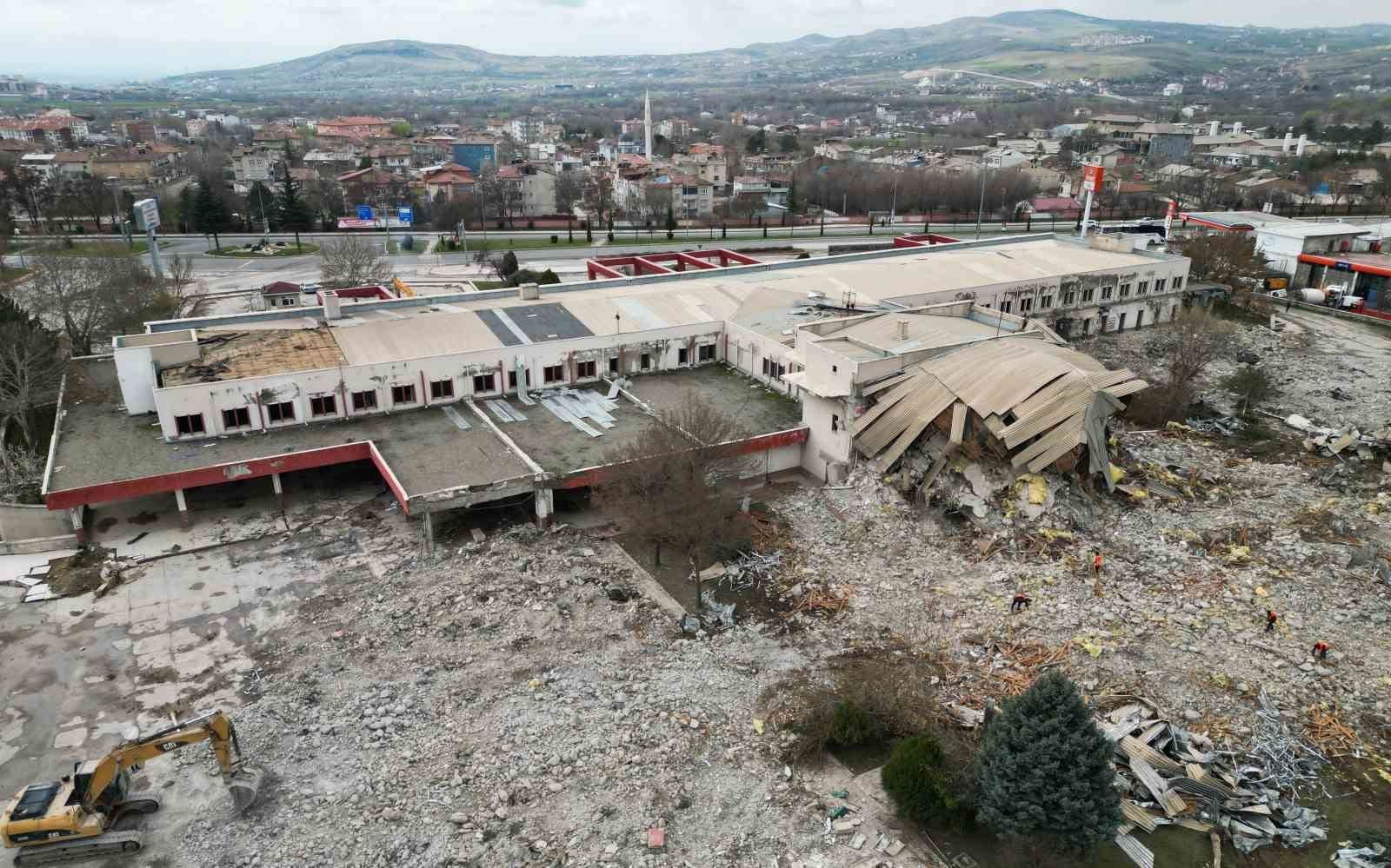 hemen herkesin bir anisi vardi elazigda eski terminal binasinin son anlari havadan goruntulendi 6 X4yJqFM2