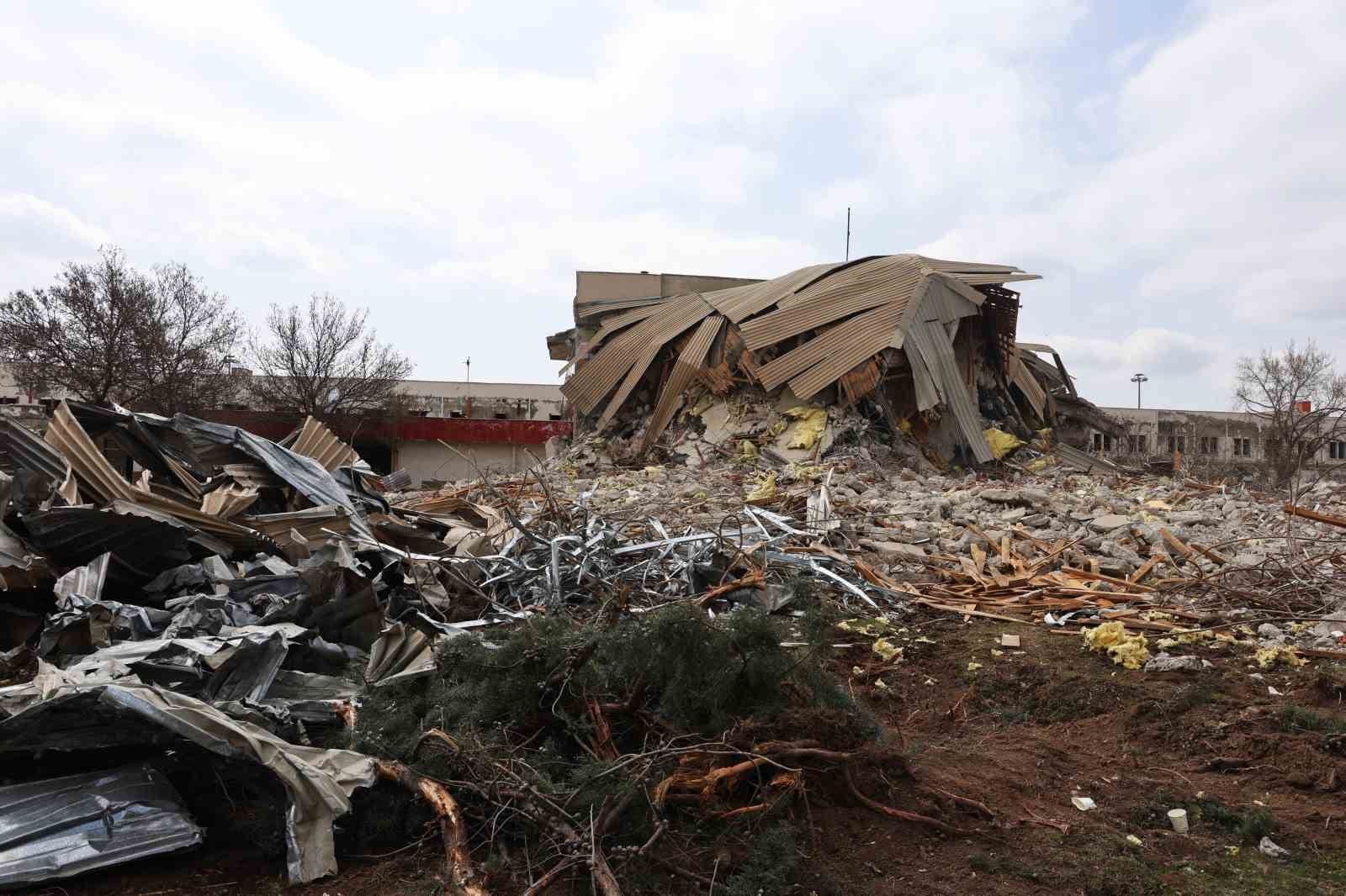 hemen herkesin bir anisi vardi elazigda eski terminal binasinin son anlari havadan goruntulendi 8 c1DDKldb