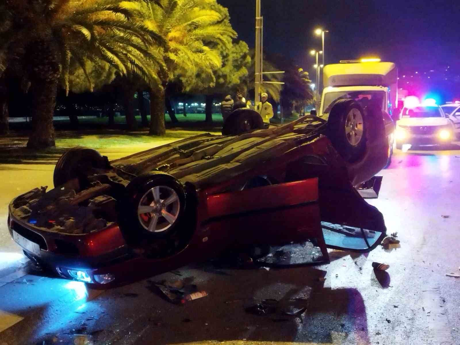 kartal sahil yolunda 4 aracli zincirleme trafik kazasi 5 yarali 2 WYdJnsmt