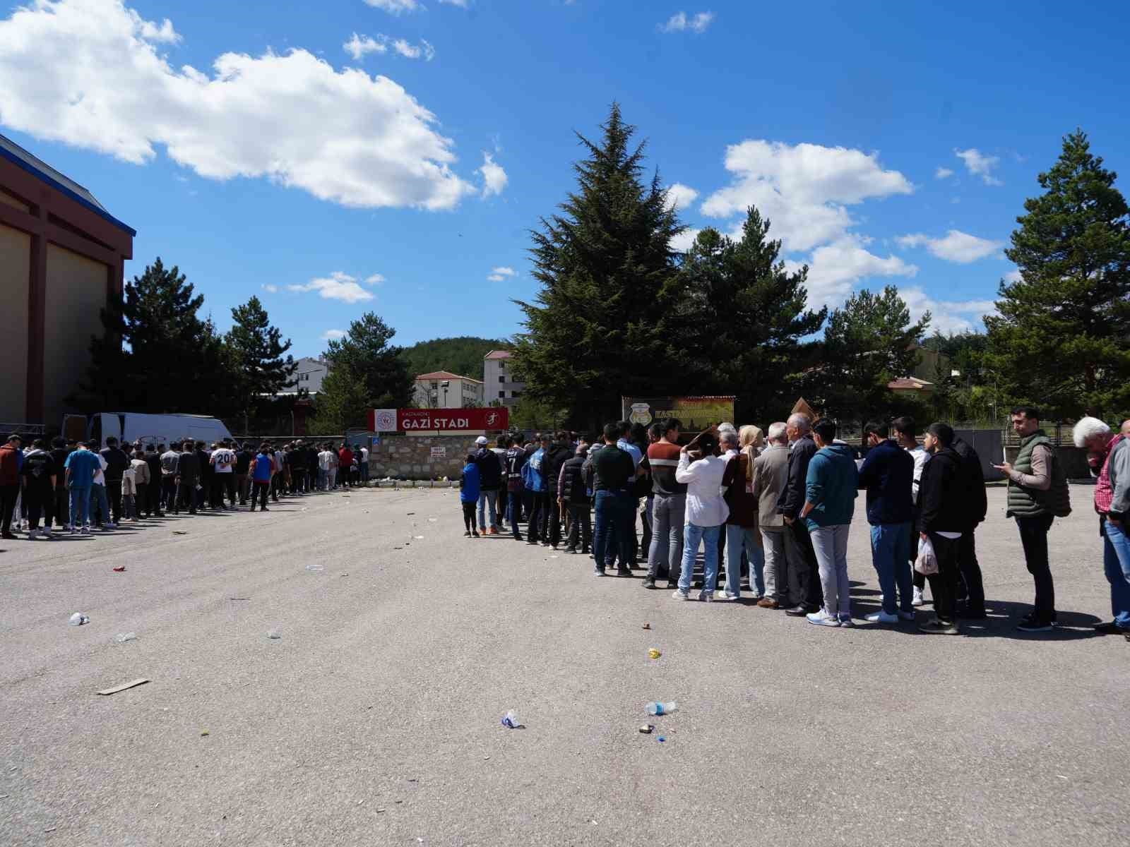 kastamonuspor taraftarindan amed macina yogun ilgi 2 H7dRPfgM