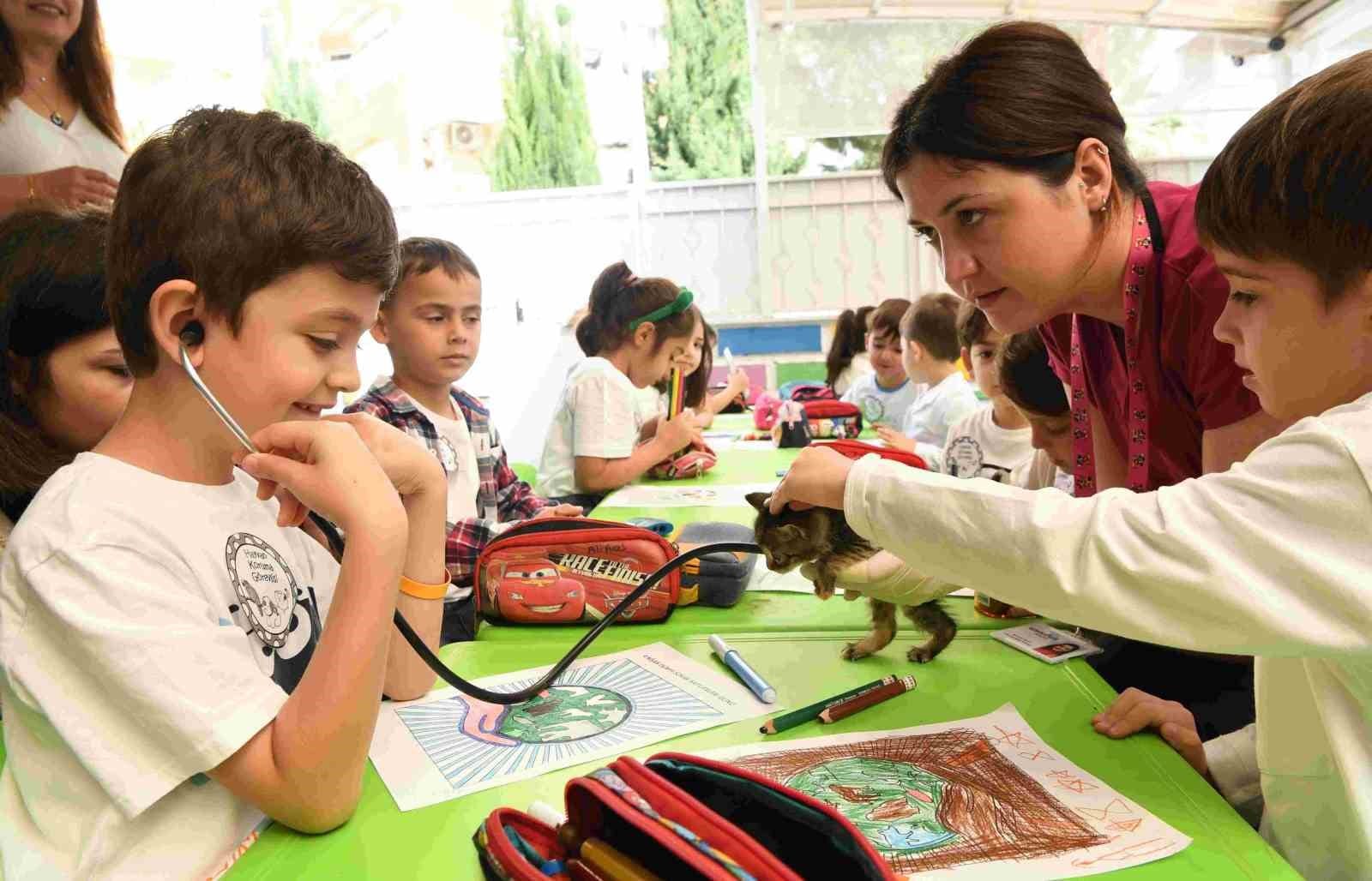 konyaaltinda minikler sokak hayvanlarini unutmadi 0