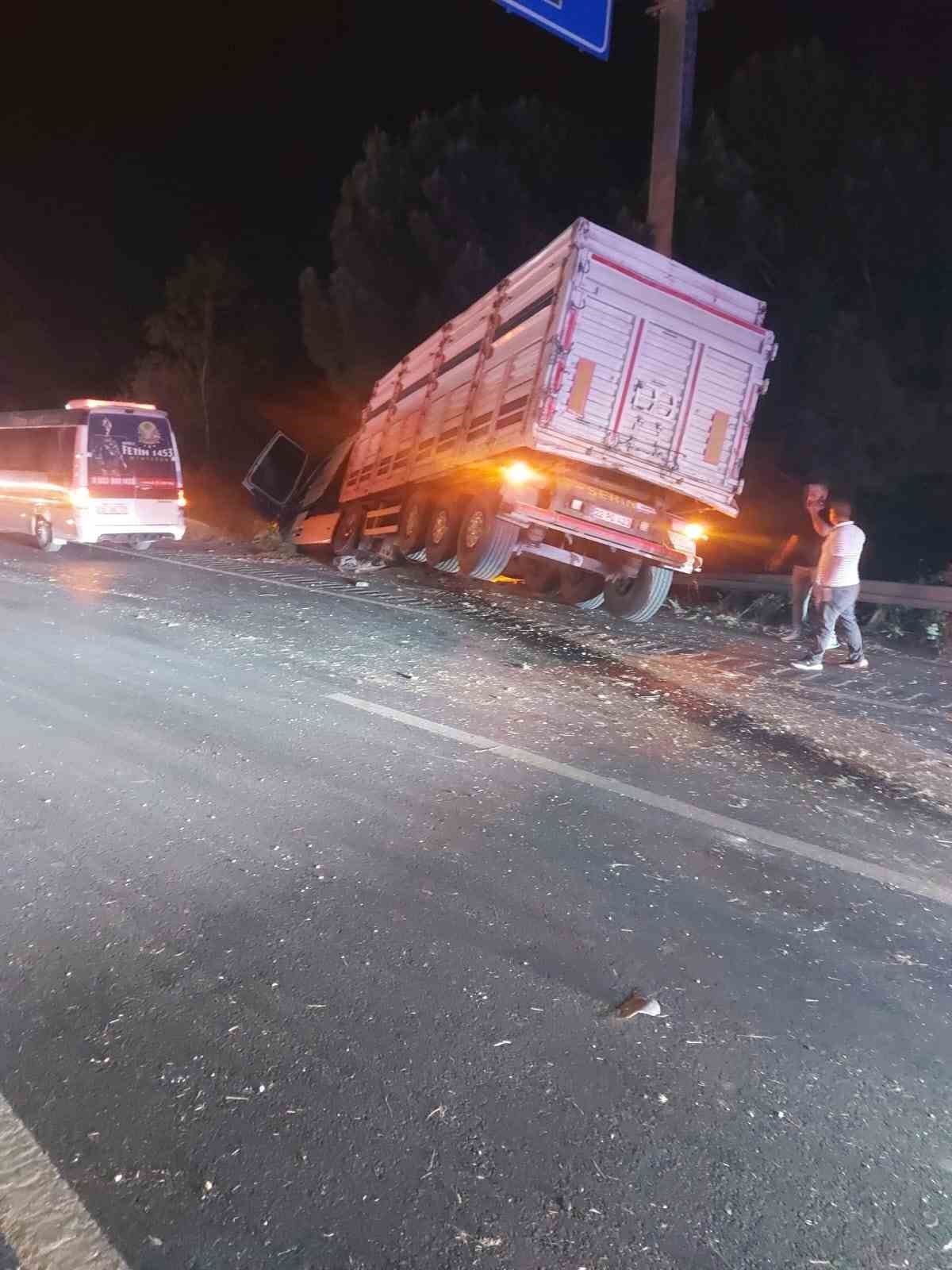 refuje asan tirin captigi otomobildeki 10 yasindaki cocuk yasamini yitirdi 1 NeeFACcR