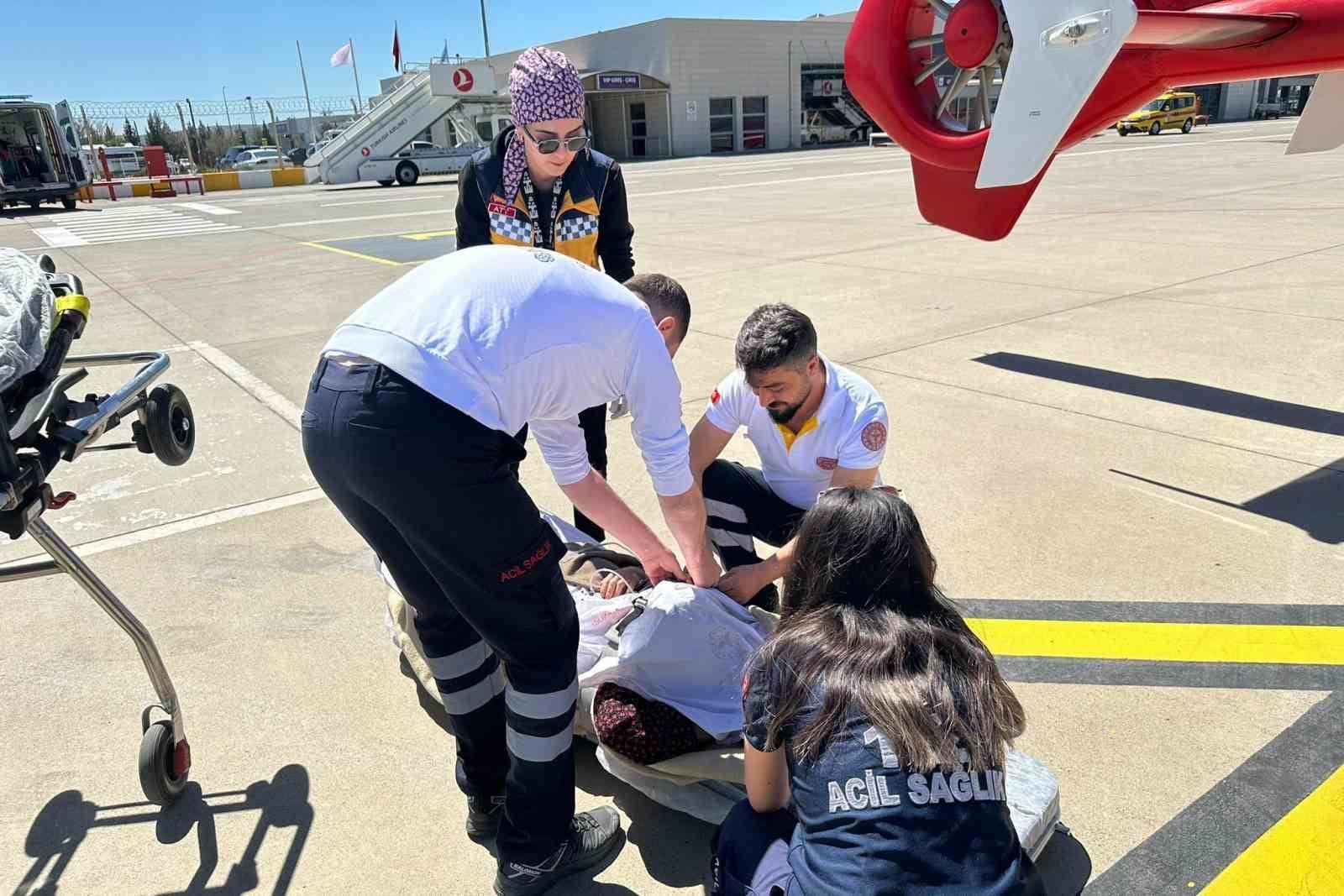 sirnakta 91 yasindaki hasta ambulans helikopter ile diyarbakira sevk edildi 1 6R6f8HTT