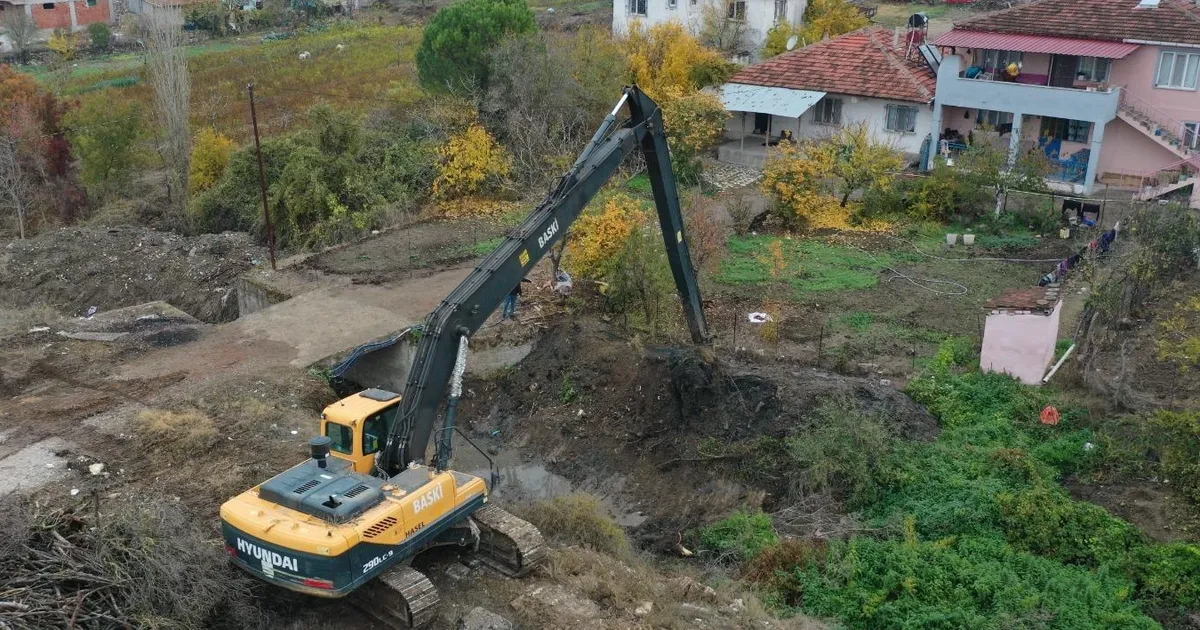 balikesirde-dere-yataklari-temizleniyor-ucV766DI.webp