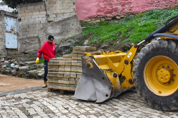 Bursa gemlik'in kırsalında üst yapı sürüyor