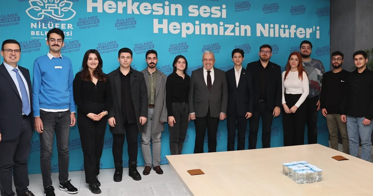 bursa-niluferde-baskan-ozdemir-gencleri-agirladi-BbfI91O8.webp