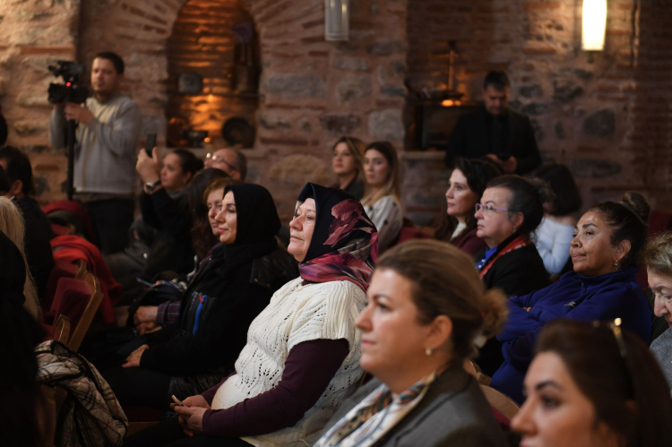 Bursa osmangazi’de kadın ve kadın hakları konuşuldu