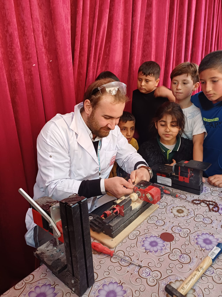 Çanakkale Gezici Kütüphane'den Ahşap Tasarım Atölyesi