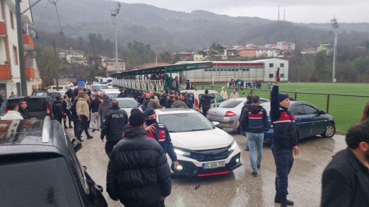 Düzce'de amatör lig maçında kavga çıktı