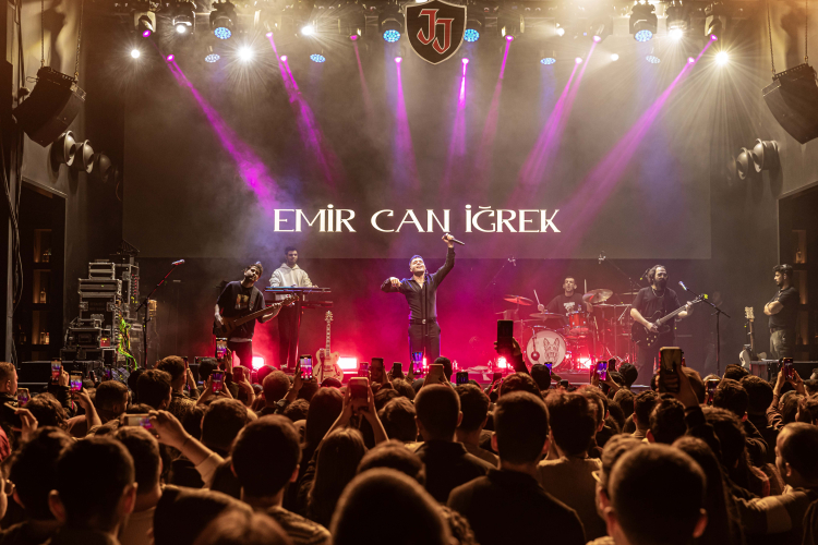 Emir can i̇ğrek'ten i̇stanbul’da unutulmaz performans