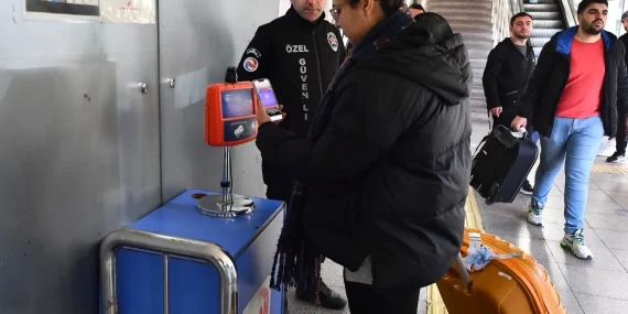 Toplu ulaşımda ‘dijital i̇zmirim kart’ rahatlığı